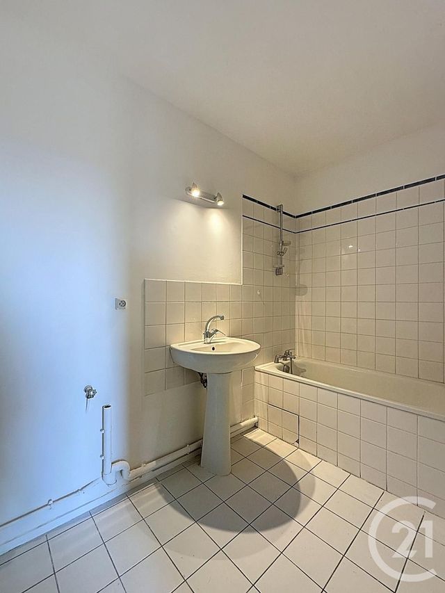 Appartement F4 à vendre - 4 pièces - 69.59 m2 - MONTELIMAR - 26 - RHONE-ALPES - Century 21 Portes De Provence