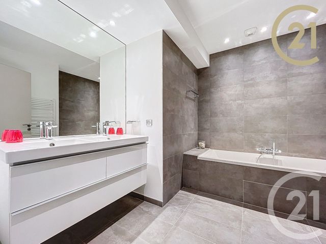 maison à vendre - 7 pièces - 216.0 m2 - MONTELIMAR - 26 - RHONE-ALPES - Century 21 Portes De Provence