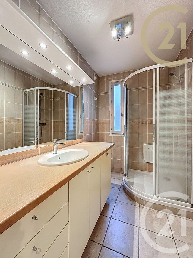 Appartement T5 à vendre - 6 pièces - 137.77 m2 - MONTELIMAR - 26 - RHONE-ALPES - Century 21 Portes De Provence