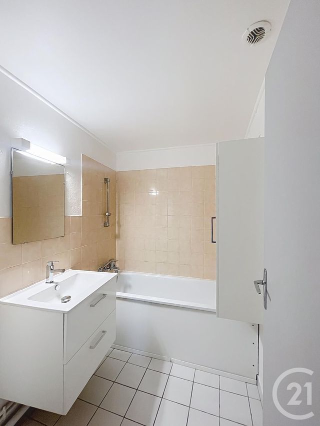 Appartement F2 à louer - 2 pièces - 50.44 m2 - MONTELIMAR - 26 - RHONE-ALPES - Century 21 Portes De Provence