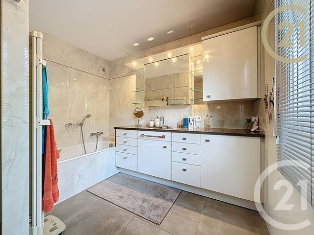 Appartement T4 à vendre - 4 pièces - 104.77 m2 - MONTELIMAR - 26 - RHONE-ALPES - Century 21 Portes De Provence