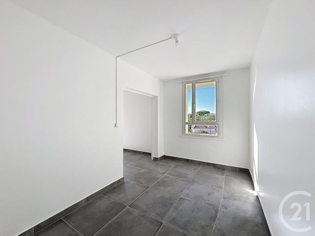 Appartement F3 à louer - 3 pièces - 65.33 m2 - MONTELIMAR - 26 - RHONE-ALPES - Century 21 Portes De Provence