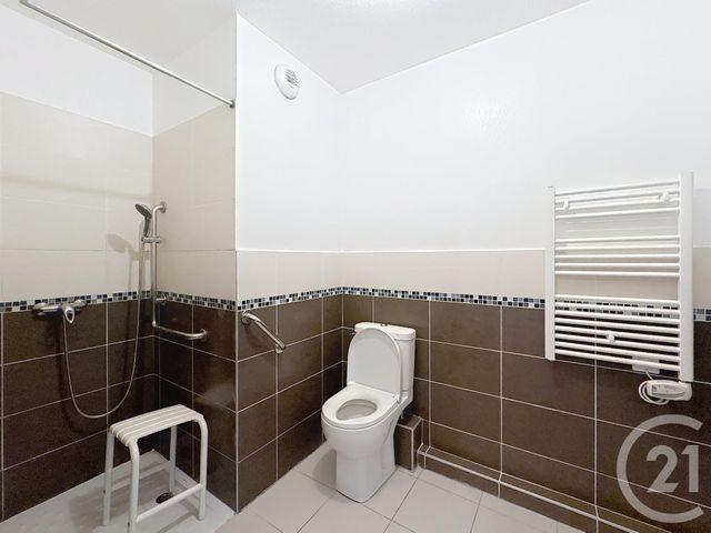 Appartement F2 à louer - 2 pièces - 44.4 m2 - MONTELIMAR - 26 - RHONE-ALPES - Century 21 Portes De Provence