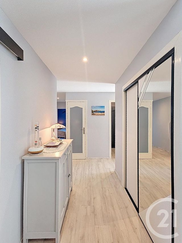 Appartement F5 à vendre - 5 pièces - 107.55 m2 - MONTELIMAR - 26 - RHONE-ALPES - Century 21 Portes De Provence