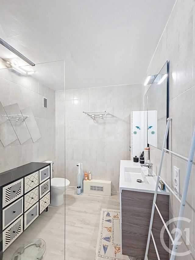 Appartement F5 à vendre - 5 pièces - 107.55 m2 - MONTELIMAR - 26 - RHONE-ALPES - Century 21 Portes De Provence