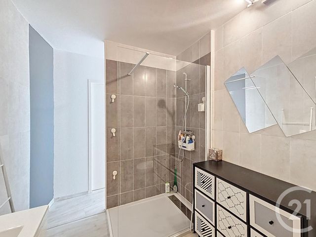 Appartement F5 à vendre - 5 pièces - 107.55 m2 - MONTELIMAR - 26 - RHONE-ALPES - Century 21 Portes De Provence