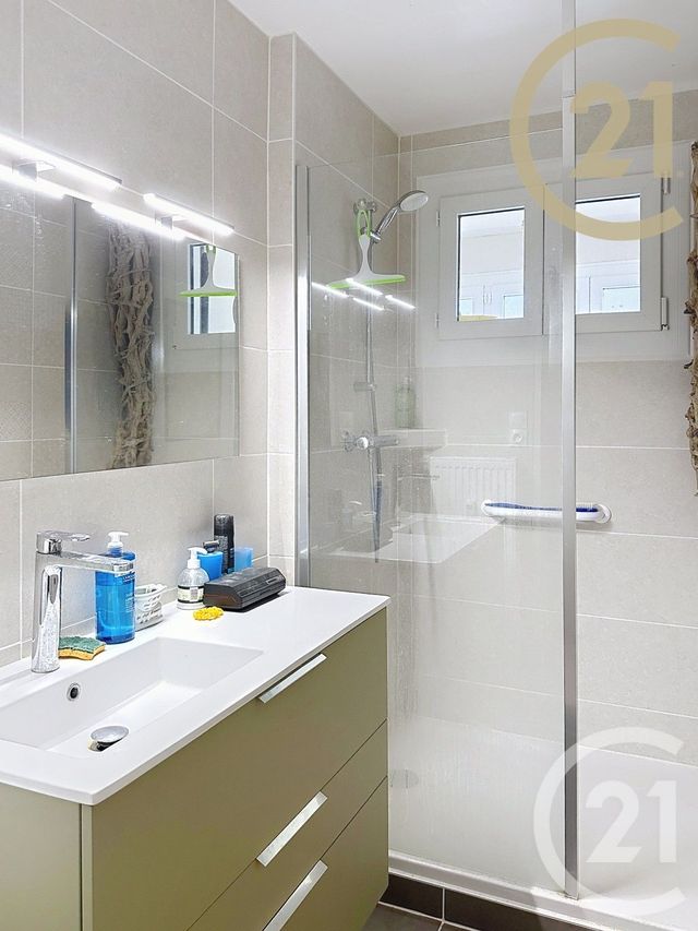 Appartement T5 à vendre - 5 pièces - 101.61 m2 - MONTELIMAR - 26 - RHONE-ALPES - Century 21 Portes De Provence