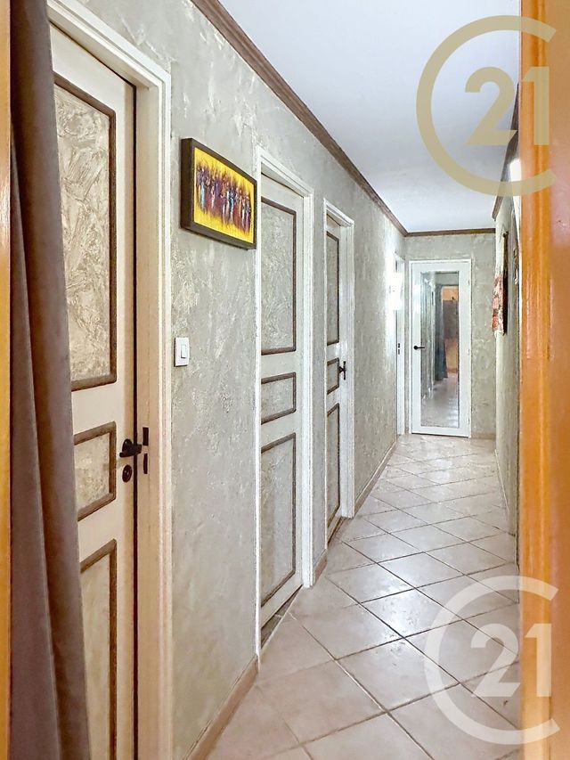 Appartement T5 à vendre - 5 pièces - 101.61 m2 - MONTELIMAR - 26 - RHONE-ALPES - Century 21 Portes De Provence