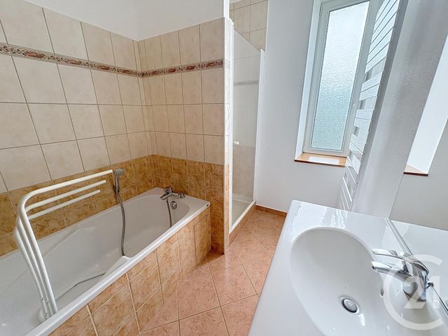 Appartement à louer - 3 pièces - 82.05 m2 - ALBA LA ROMAINE - 07 - RHONE-ALPES - Century 21 Portes De Provence