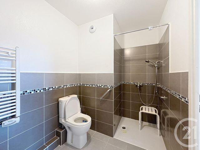 Appartement F2 à louer - 2 pièces - 50.18 m2 - MONTELIMAR - 26 - RHONE-ALPES - Century 21 Portes De Provence