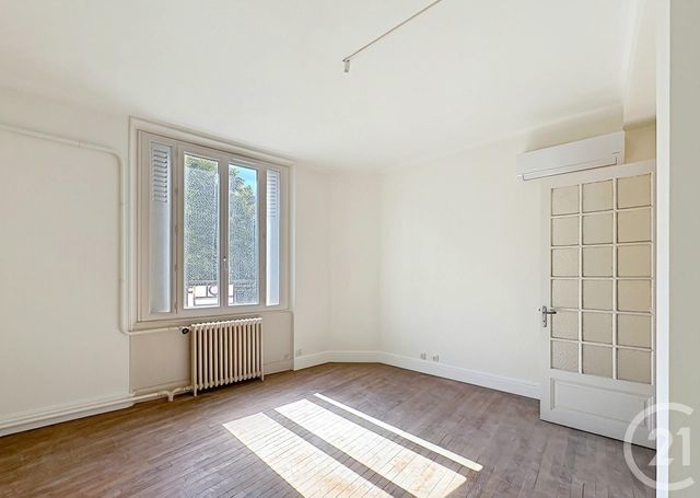 Appartement F3 à louer - 3 pièces - 90.0 m2 - MONTELIMAR - 26 - RHONE-ALPES - Century 21 Portes De Provence