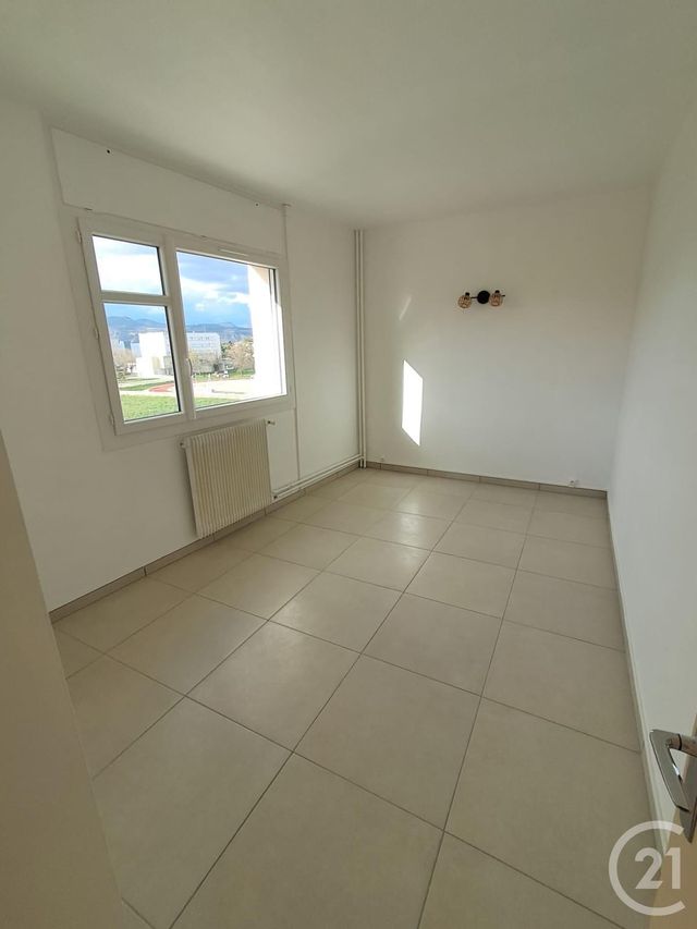 Appartement F3 à louer - 3 pièces - 82.6 m2 - MONTELIMAR - 26 - RHONE-ALPES - Century 21 Portes De Provence
