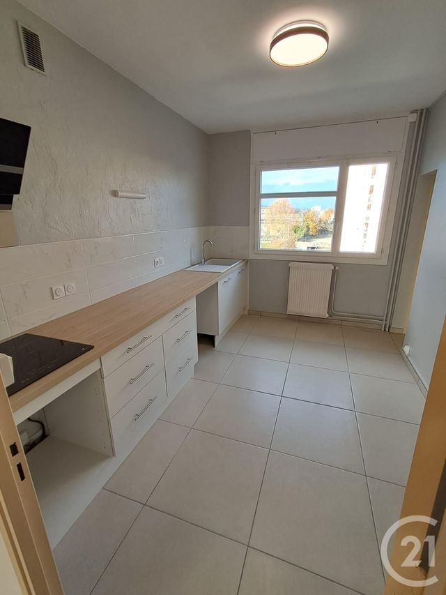 Appartement F3 à louer - 3 pièces - 82.6 m2 - MONTELIMAR - 26 - RHONE-ALPES - Century 21 Portes De Provence