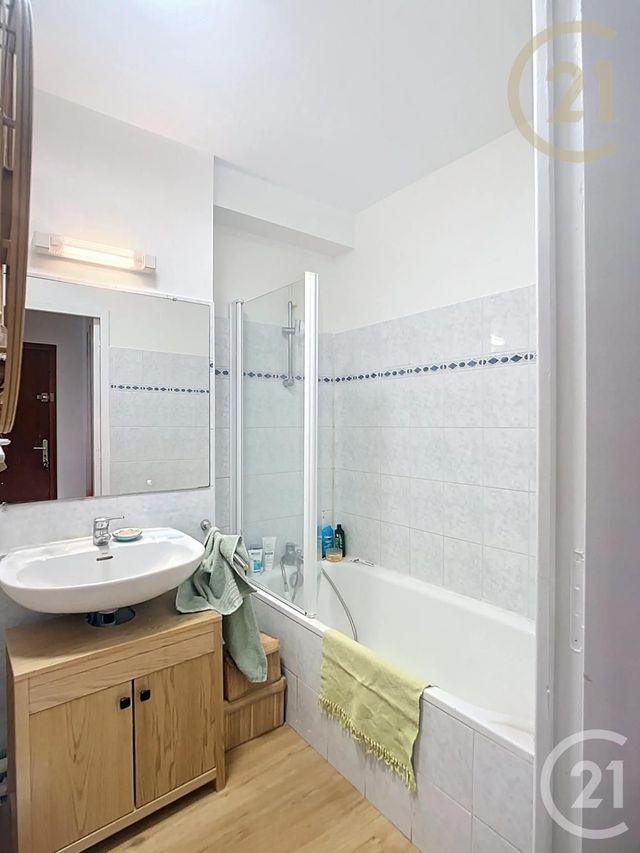 Appartement F3 à louer - 3 pièces - 65.45 m2 - MONTELIMAR - 26 - RHONE-ALPES - Century 21 Portes De Provence