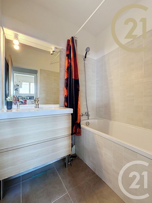 Appartement T4 à vendre - 4 pièces - 69.12 m2 - MONTELIMAR - 26 - RHONE-ALPES - Century 21 Portes De Provence