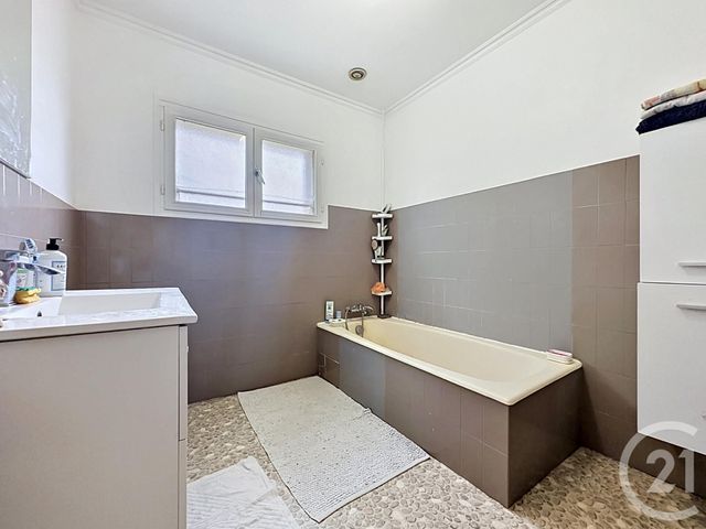 maison à vendre - 6 pièces - 143.42 m2 - MONTELIMAR - 26 - RHONE-ALPES - Century 21 Portes De Provence