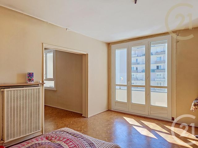 Appartement F5 à vendre - 5 pièces - 76.14 m2 - MONTELIMAR - 26 - RHONE-ALPES - Century 21 Portes De Provence