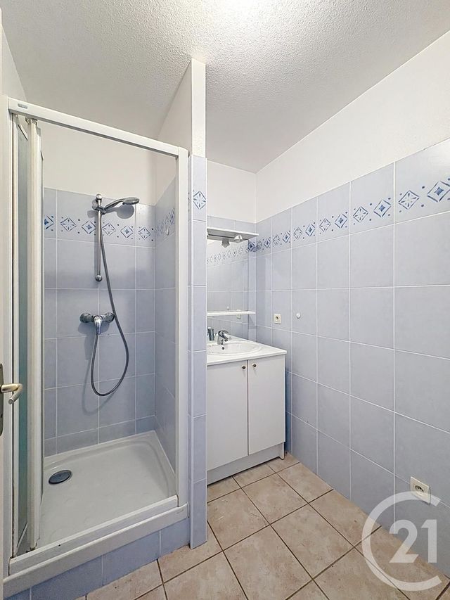 Appartement F2 à louer - 2 pièces - 49.5 m2 - MONTELIMAR - 26 - RHONE-ALPES - Century 21 Portes De Provence